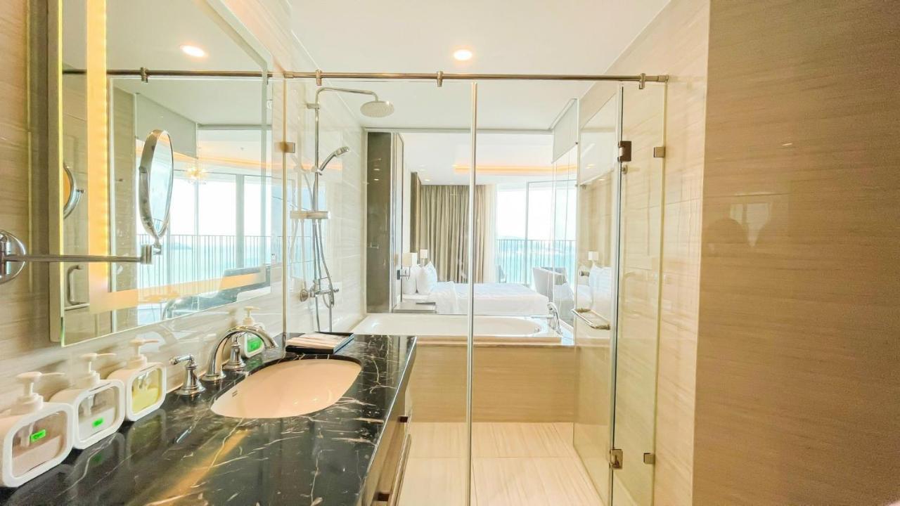 Rollton Ocean View Apartment Nha Trang Buitenkant foto